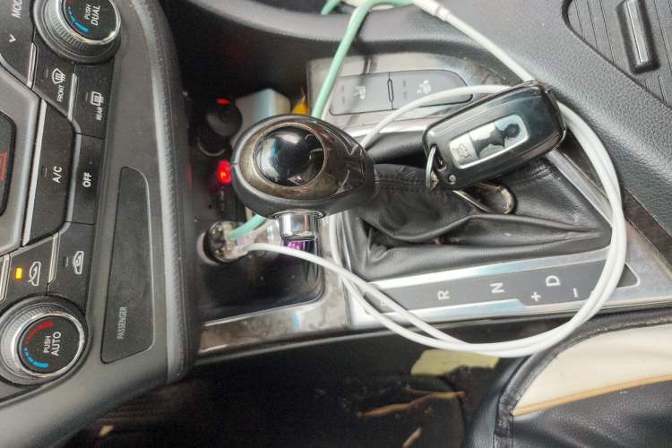 Used Kia K5 2012 2.0L Automatic DLX Gear Lever