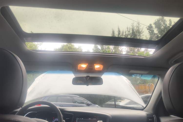 Used Kia K5 2012 2.0L Automatic DLX Headliner