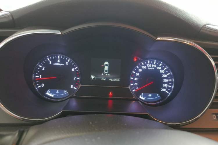 Used Kia K5 2012 2.0L Automatic DLX Instrument Cluster