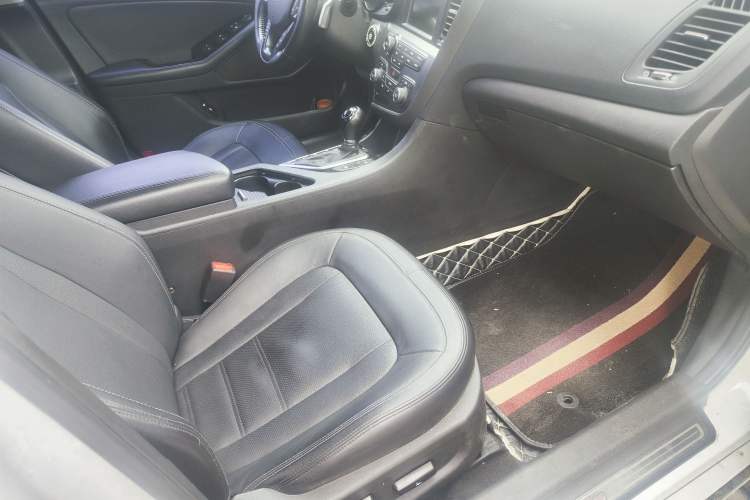Used Kia K5 2012 2.4L Automatic Premium Interior 3