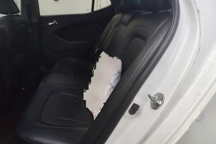 Used Kia K5 2012 2.0L Automatic DLX Interior 4