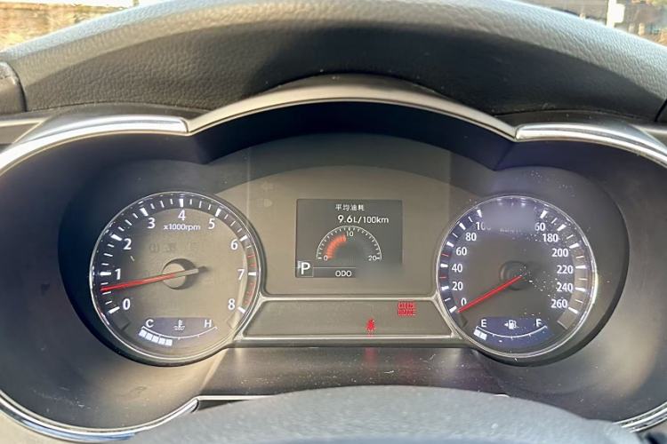 Used Kia K5 2012 2.0L Automatic DLX Interior 6