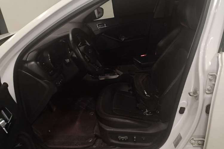 Used Kia K5 2012 2.0L Automatic DLX Left Front Seat