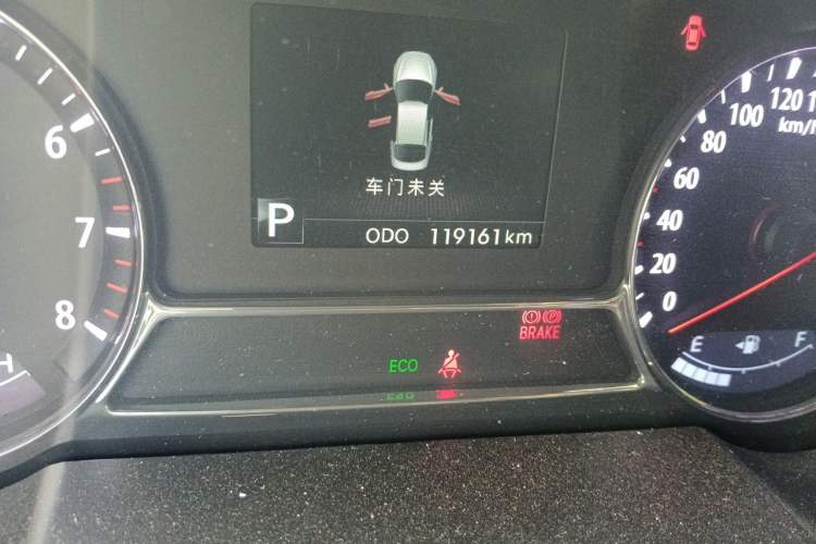 Used Kia K5 2012 2.0L Automatic DLX Odometer Close Up