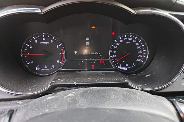 Used Kia K5 2012 2.0L Automatic DLX Odometer Close Up