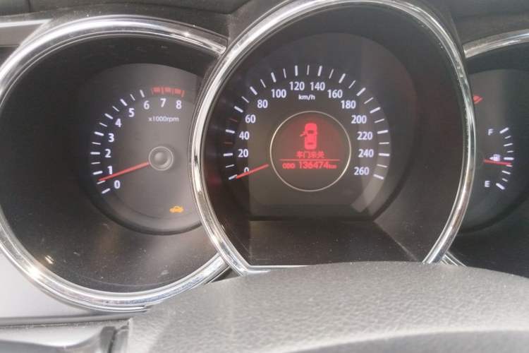 Used Kia K5 2012 2.0L Manual GL Odometer Close Up
