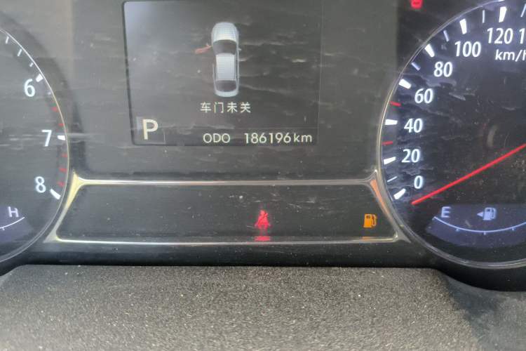 Used Kia K5 2012 2.0L Automatic Premium Odometer Close Up