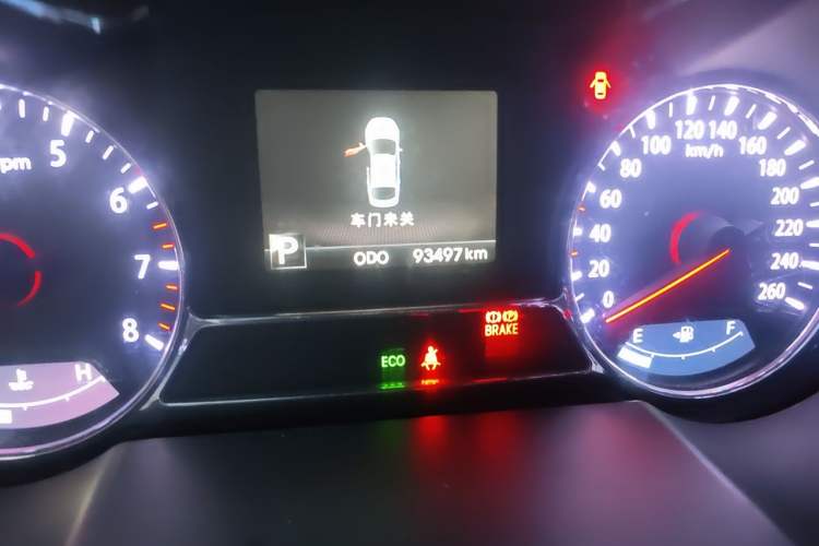 Used Kia K5 2012 2.0L Automatic GLS Odometer Close Up