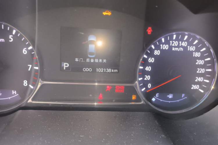 Used Kia K5 2012 2.0L Automatic DLX Special Edition Odometer Close Up