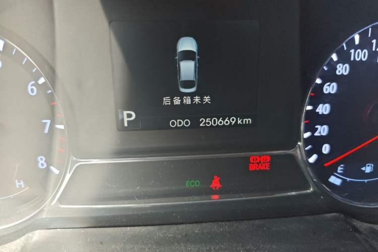 Used Kia K5 2012 2.0L Automatic DLX Odometer Close Up