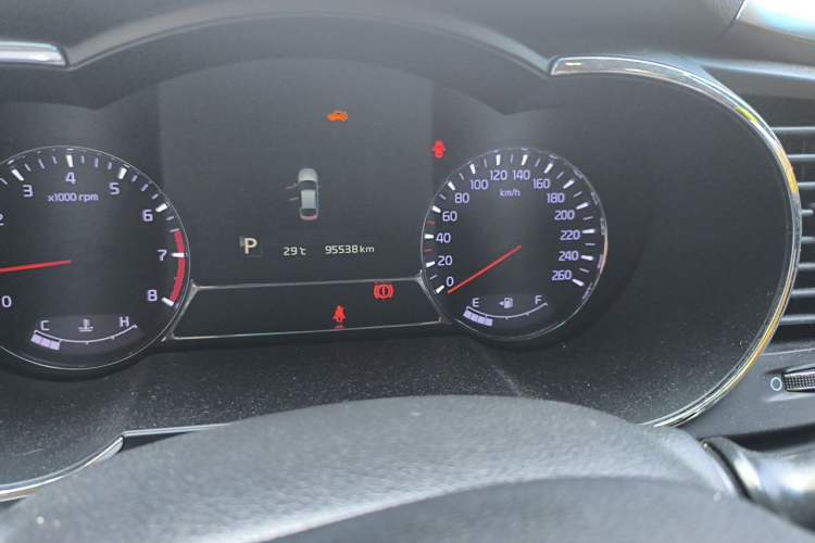 Used Kia K5 2012 2.0L Automatic Premium Odometer Close Up