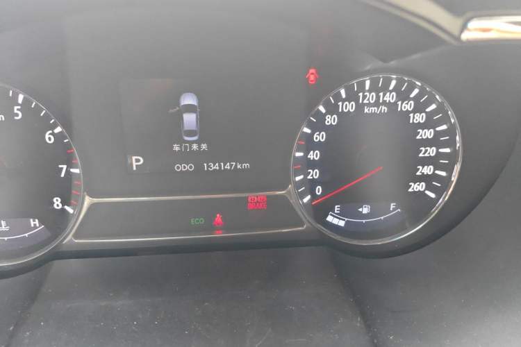 Used Kia K5 2012 2.0L Automatic Premium Odometer Close Up