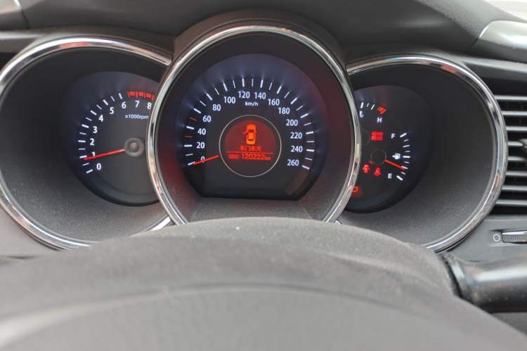 Used Kia K5 2012 2.0L Automatic GL Odometer Close Up