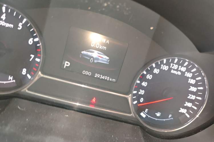 Used Kia K5 2012 2.0L Automatic DLX Odometer Close Up