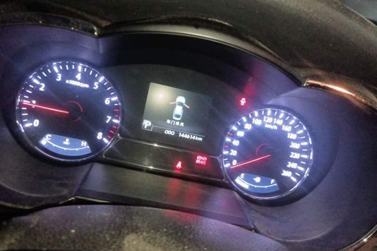 Used Kia K5 2012 2.0L Automatic DLX Odometer Close Up