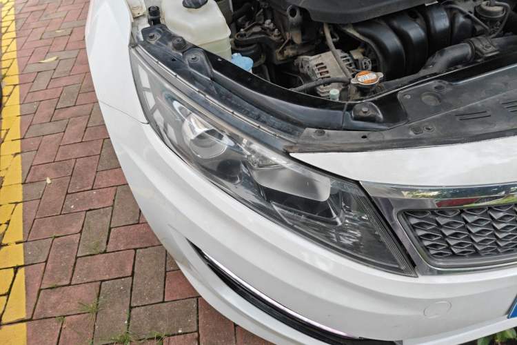 Used Kia K5 2012 2.0L Automatic DLX Right Front Headlight