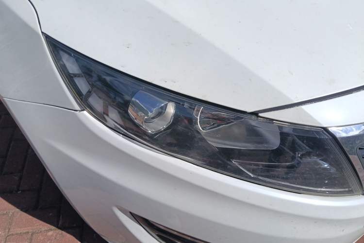 Used Kia K5 2012 2.0L Automatic DLX Right Front Headlight