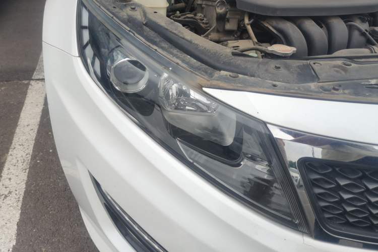 Used Kia K5 2012 2.0L Automatic DLX Right Front Headlight