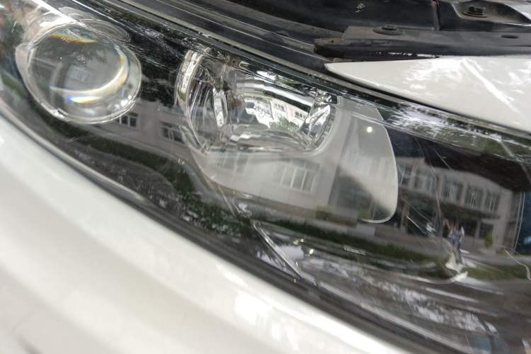 Used Kia K5 2012 2.0L Automatic DLX Right Front Headlight