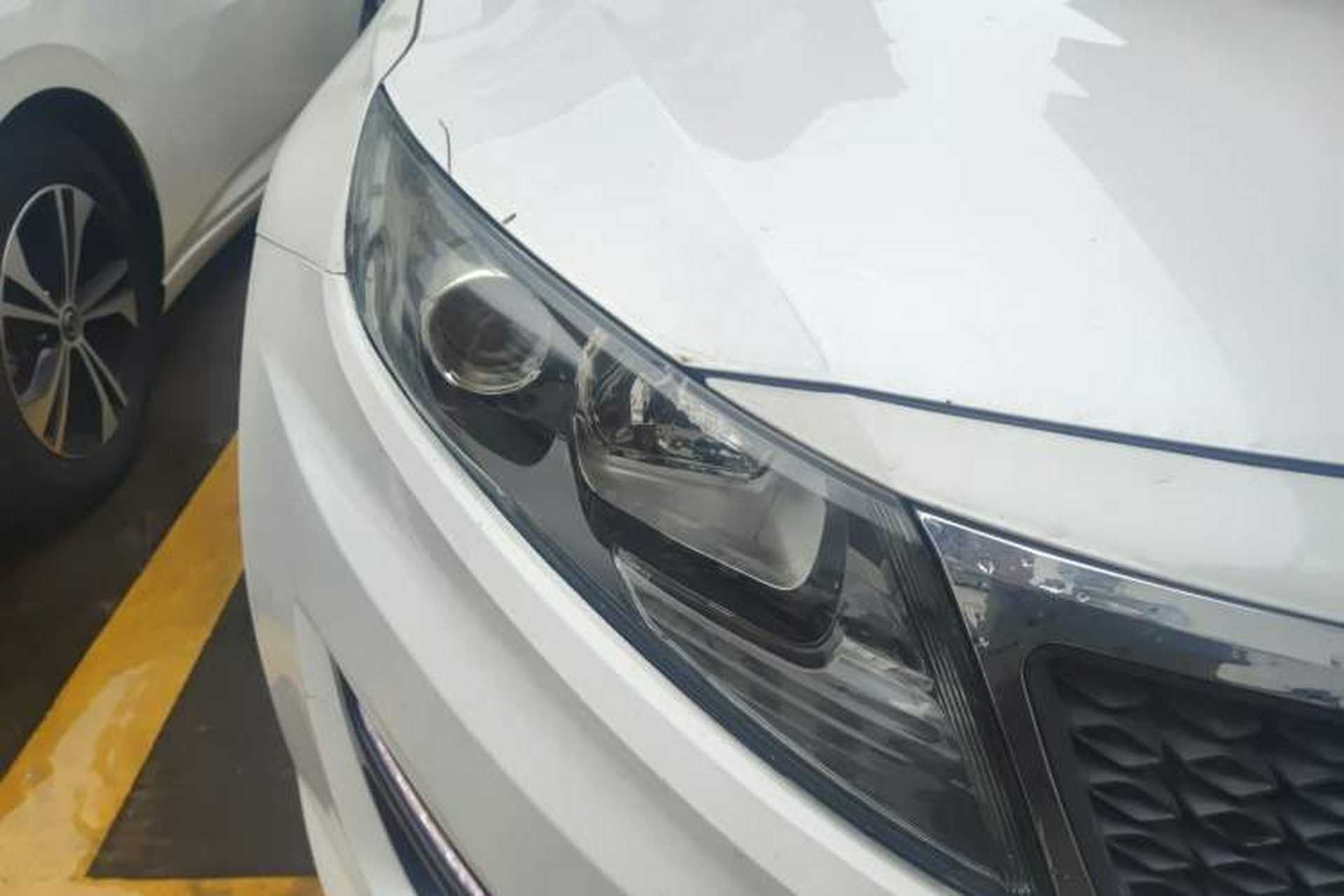 Used Kia K5 2012 2.0L Automatic DLX Right Front Headlight