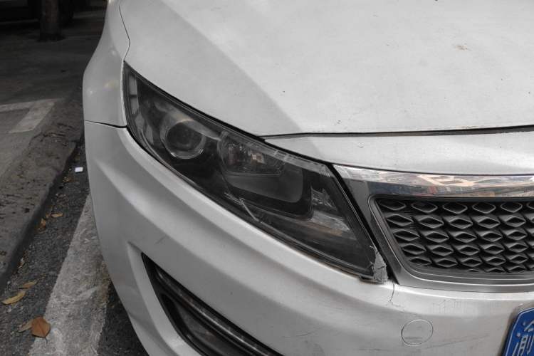 Used Kia K5 2012 2.0L Automatic GLS Right Front Headlight