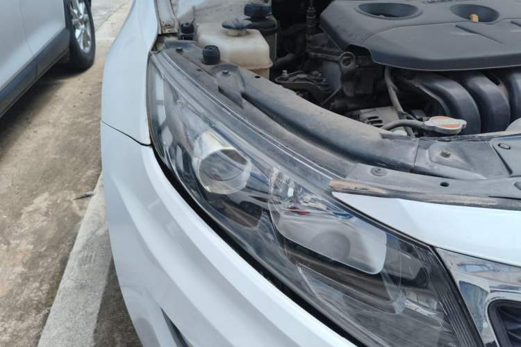 Used Kia K5 2012 2.0L Automatic DLX Right Front Headlight