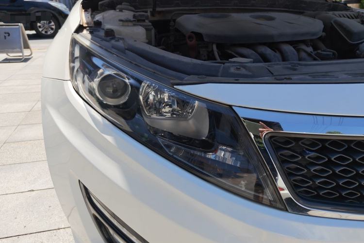 Used Kia K5 2012 2.0L Automatic DLX Right Front Headlight
