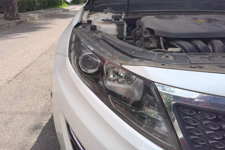 Used Kia K5 2012 2.0L Automatic DLX Right Front Headlight
