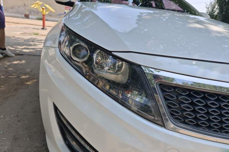 Used Kia K5 2012 2.0L Automatic DLX Right Front Headlight
