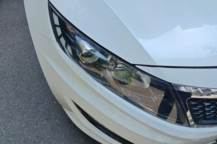 Used Kia K5 2012 2.0L Automatic DLX Right Front Headlight