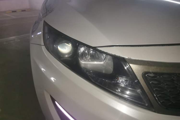 Used Kia K5 2012 2.0L Automatic DLX Right Front Headlight