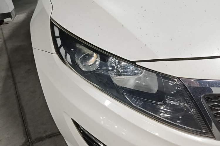 Used Kia K5 2012 2.0L Automatic DLX Right Front Headlight