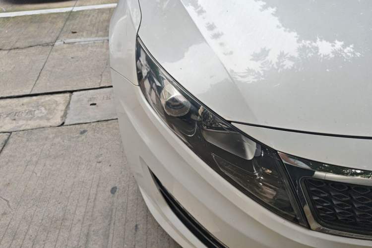Used Kia K5 2012 2.0L Automatic DLX Right Front Headlight