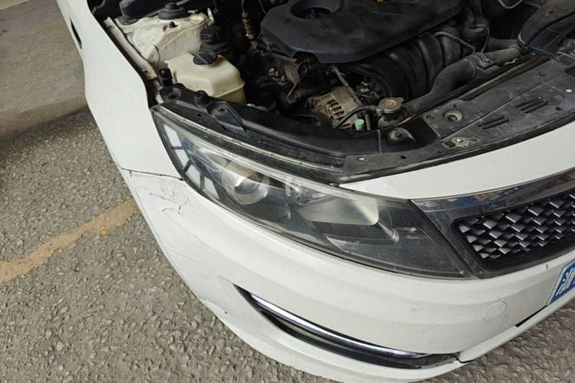 Used Kia K5 2012 2.0L Automatic DLX Right Front Headlight