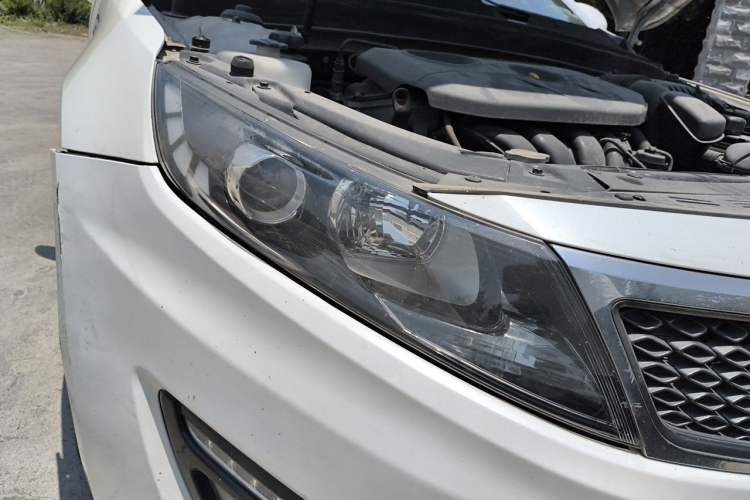 Used Kia K5 2012 2.0L Automatic DLX Right Front Headlight