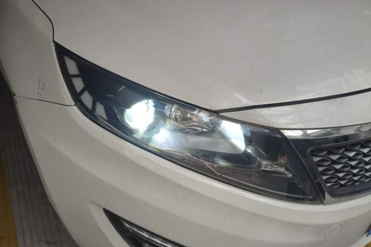Used Kia K5 2012 2.0L Automatic DLX Right Front Headlight