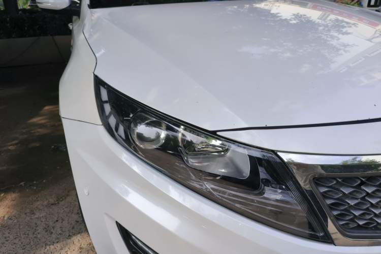 Used Kia K5 2012 2.0L Automatic DLX Right Front Headlight