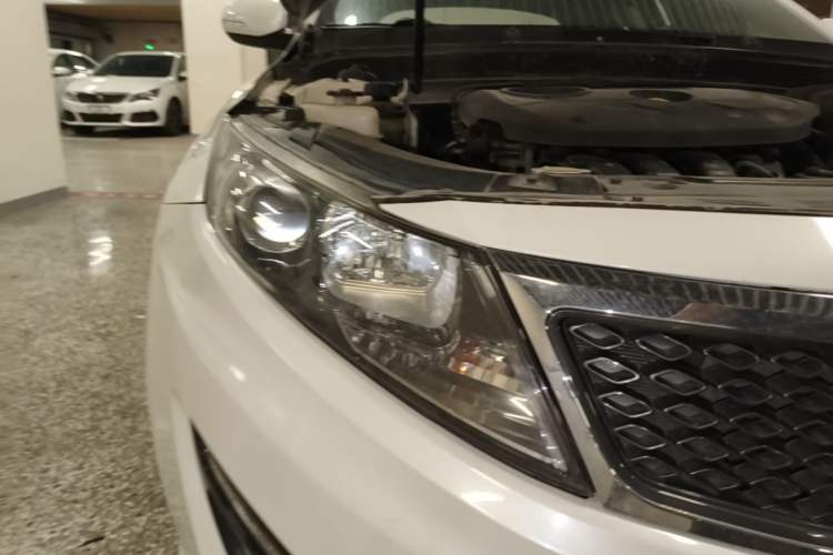 Used Kia K5 2012 2.0L Automatic DLX Right Front Headlight
