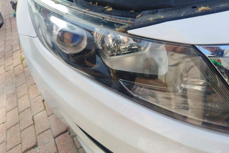 Used Kia K5 2012 2.0L Automatic DLX Right Front Headlight