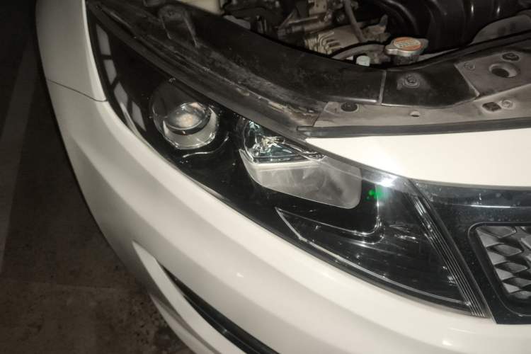 Used Kia K5 2012 2.0L Automatic DLX Right Front Headlight