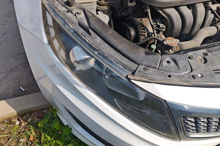 Used Kia K5 2012 2.0L Automatic DLX Right Front Headlight