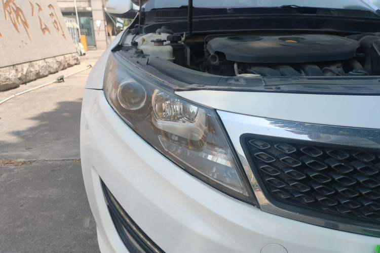 Used Kia K5 2012 2.0L Automatic DLX Right Front Headlight