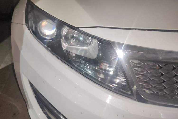 Used Kia K5 2012 2.0L Automatic DLX Right Front Headlight