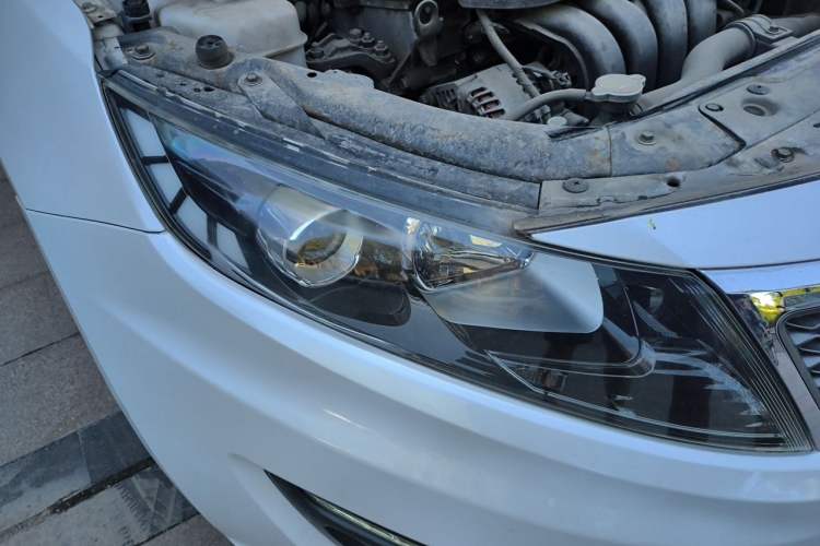 Used Kia K5 2012 2.0L Automatic DLX Right Front Headlight