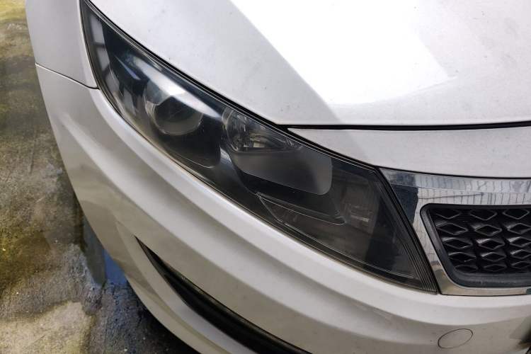 Used Kia K5 2012 2.0L Automatic DLX Right Front Headlight