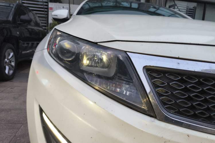 Used Kia K5 2012 2.0L Automatic DLX Right Front Headlight