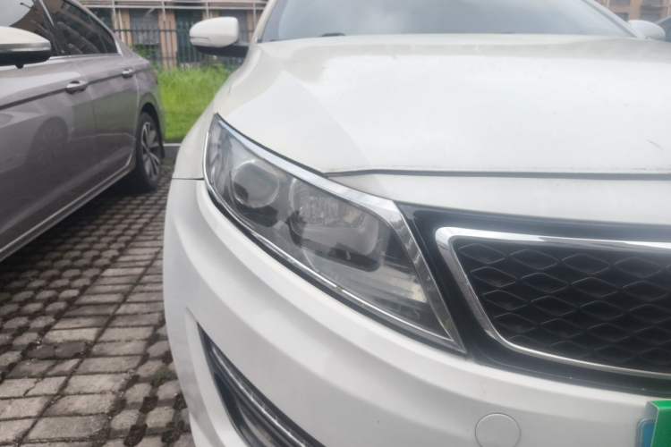 Used Kia K5 2012 2.0L Automatic DLX Right Front Headlight
