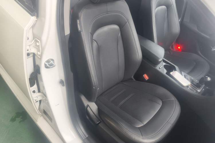 Used Kia K5 2012 2.0L Automatic DLX Right Front Seat