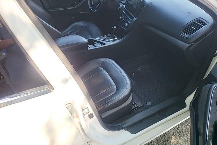 Used Kia K5 2012 2.0L Automatic DLX Right Front Seat