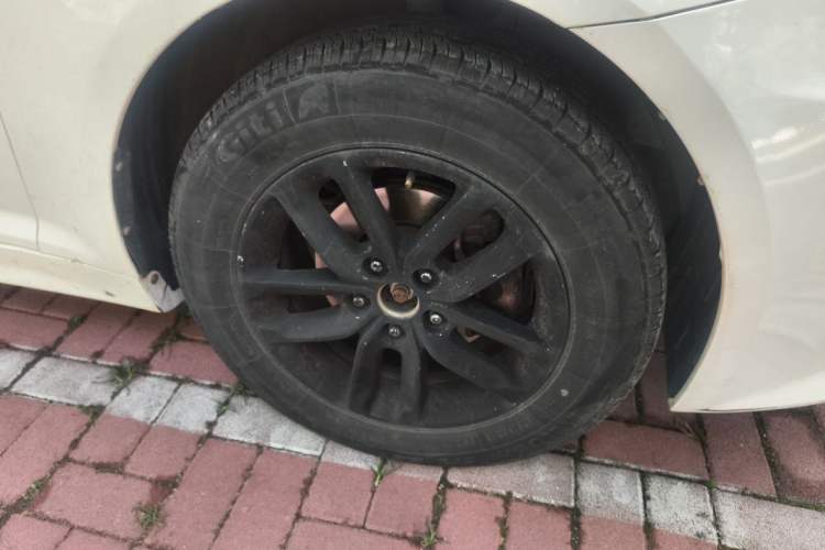 Used Kia K5 2012 2.0L Manual GL Right Front Wheel Hub